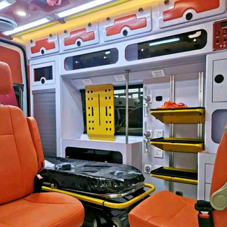鹤山长途救护车护送病人租赁价格